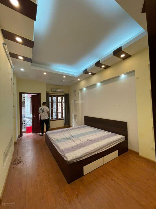 Cho thuê nhà Phố Nguyễn Khang, 55m2 x 4 tầng, 5PN, 18 Triệu ở nhóm 10 người, VP cty - Ảnh 2